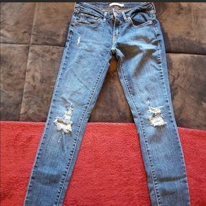 711 Levi skinny jeans size 25